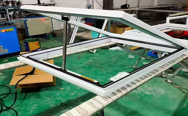 某地下车库出入口吴起排烟窗配置工程