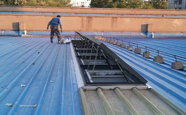 某区域性物流仓储中心吴起排烟窗系统安装项目